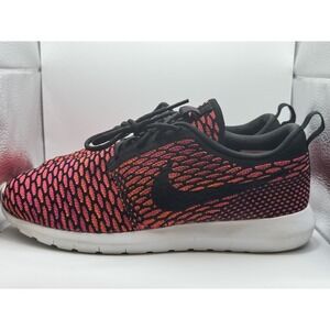 Used Men Size 8, Women 9.5 Nike Roshe NM Flyknit Fireberry (677243-004)